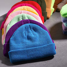 Laden Sie das Bild in den Galerie-Viewer, Kurz gestrickte Fischermütze