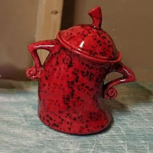 Laden Sie das Bild in den Galerie-Viewer, Tasse mit Haltung