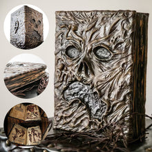Laden Sie das Bild in den Galerie-Viewer, Necronomicon-Dekoration