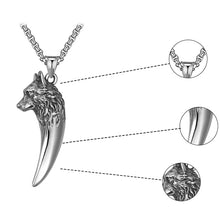Laden Sie das Bild in den Galerie-Viewer, Wolfskopf Halskette aus Titanstahl