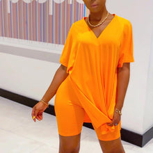Laden Sie das Bild in den Galerie-Viewer, Batwing Sleeve Top &amp; Short Set mit V-Ausschnitt