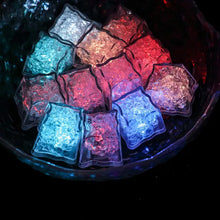 Laden Sie das Bild in den Galerie-Viewer, 🎅Vorgezogener Weihnachtsverkauf🎅LED-Eiswürfellicht (12 Stück)