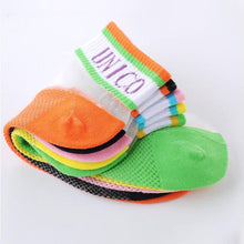 Laden Sie das Bild in den Galerie-Viewer, Bunte Buchstaben-Eisstrümpfe