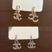 Laden Sie das Bild in den Galerie-Viewer, C-förmige schicke Zirkonohrringe