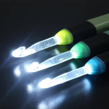 Laden Sie das Bild in den Galerie-Viewer, LED Licht Häkelnadeln (9 Stücke)