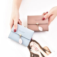 Laden Sie das Bild in den Galerie-Viewer, Blatt dreifach gefaltete kurze Brieftasche