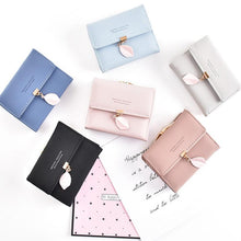 Laden Sie das Bild in den Galerie-Viewer, Blatt dreifach gefaltete kurze Brieftasche