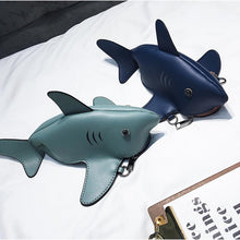 Laden Sie das Bild in den Galerie-Viewer, Kleine Hai-Umhängetasche