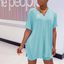 Laden Sie das Bild in den Galerie-Viewer, Batwing Sleeve Top &amp; Short Set mit V-Ausschnitt