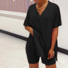 Laden Sie das Bild in den Galerie-Viewer, Batwing Sleeve Top &amp; Short Set mit V-Ausschnitt