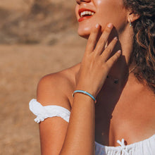 Laden Sie das Bild in den Galerie-Viewer, Buntes Armband aus Edelstahl