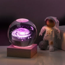 Laden Sie das Bild in den Galerie-Viewer, 🪄50% Rabatt✨3D Galaxy Kristallkugel Nachtlicht Dekorlampe