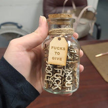 Laden Sie das Bild in den Galerie-Viewer, Hölzerne Papierschnitt-Postkarte