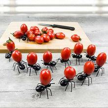 Laden Sie das Bild in den Galerie-Viewer, 🍒Fleißige bewegte Ameisen Fruchtgabel (12/24 Stück)