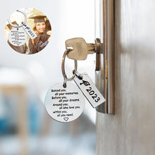 Laden Sie das Bild in den Galerie-Viewer, 🎁2023 Abschluss Schlüsselanhänger