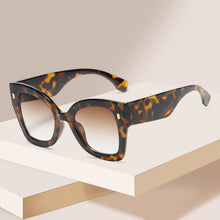 Laden Sie das Bild in den Galerie-Viewer, (🔥Schlussverkauf🔥)Vintage Brillengestell mit großem Rahmen
