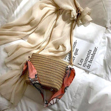 Laden Sie das Bild in den Galerie-Viewer, Rattantasche mit Schal, Handtasche oder Umhängetasche