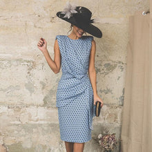 Laden Sie das Bild in den Galerie-Viewer, Dünnes ärmelloses Kleid mit Tupfen