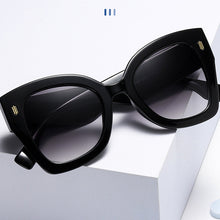 Laden Sie das Bild in den Galerie-Viewer, (🔥Schlussverkauf🔥)Vintage Brillengestell mit großem Rahmen