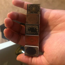 Laden Sie das Bild in den Galerie-Viewer, 📗📕📔📙Miniatur-Buch-Haarspange