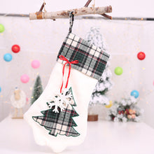 Laden Sie das Bild in den Galerie-Viewer, Weihnachtsbaumschmuck Strumpfhalter