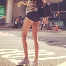 Laden Sie das Bild in den Galerie-Viewer, Frauen Sport Shorts
