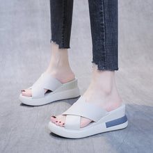 Laden Sie das Bild in den Galerie-Viewer, Plateau Sandalen mit Fischmaul