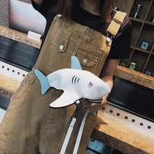 Laden Sie das Bild in den Galerie-Viewer, Kleine Hai-Umhängetasche