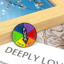 Laden Sie das Bild in den Galerie-Viewer, Lustige rotierende Abzeichen