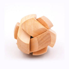 Laden Sie das Bild in den Galerie-Viewer, Holz Kong Ming Lock Spielzeug