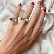 Laden Sie das Bild in den Galerie-Viewer, Bunter Sonnenblumen-Libellenring