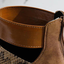 Laden Sie das Bild in den Galerie-Viewer, Farblich passende Stiefeletten mit dickem Absatz