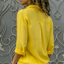 Laden Sie das Bild in den Galerie-Viewer, Chiffonhemd mit V-Ausschnitt