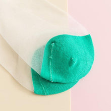 Laden Sie das Bild in den Galerie-Viewer, Bunte Buchstaben-Eisstrümpfe