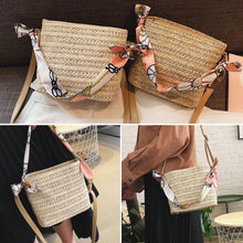 Laden Sie das Bild in den Galerie-Viewer, Rattantasche mit Schal, Handtasche oder Umhängetasche