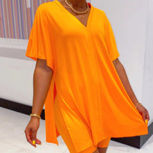 Laden Sie das Bild in den Galerie-Viewer, Batwing Sleeve Top &amp; Short Set mit V-Ausschnitt