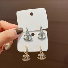 Laden Sie das Bild in den Galerie-Viewer, C-förmige schicke Zirkonohrringe