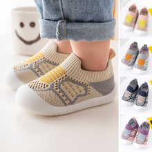 Laden Sie das Bild in den Galerie-Viewer, Rutschfeste Babyschuhsocken